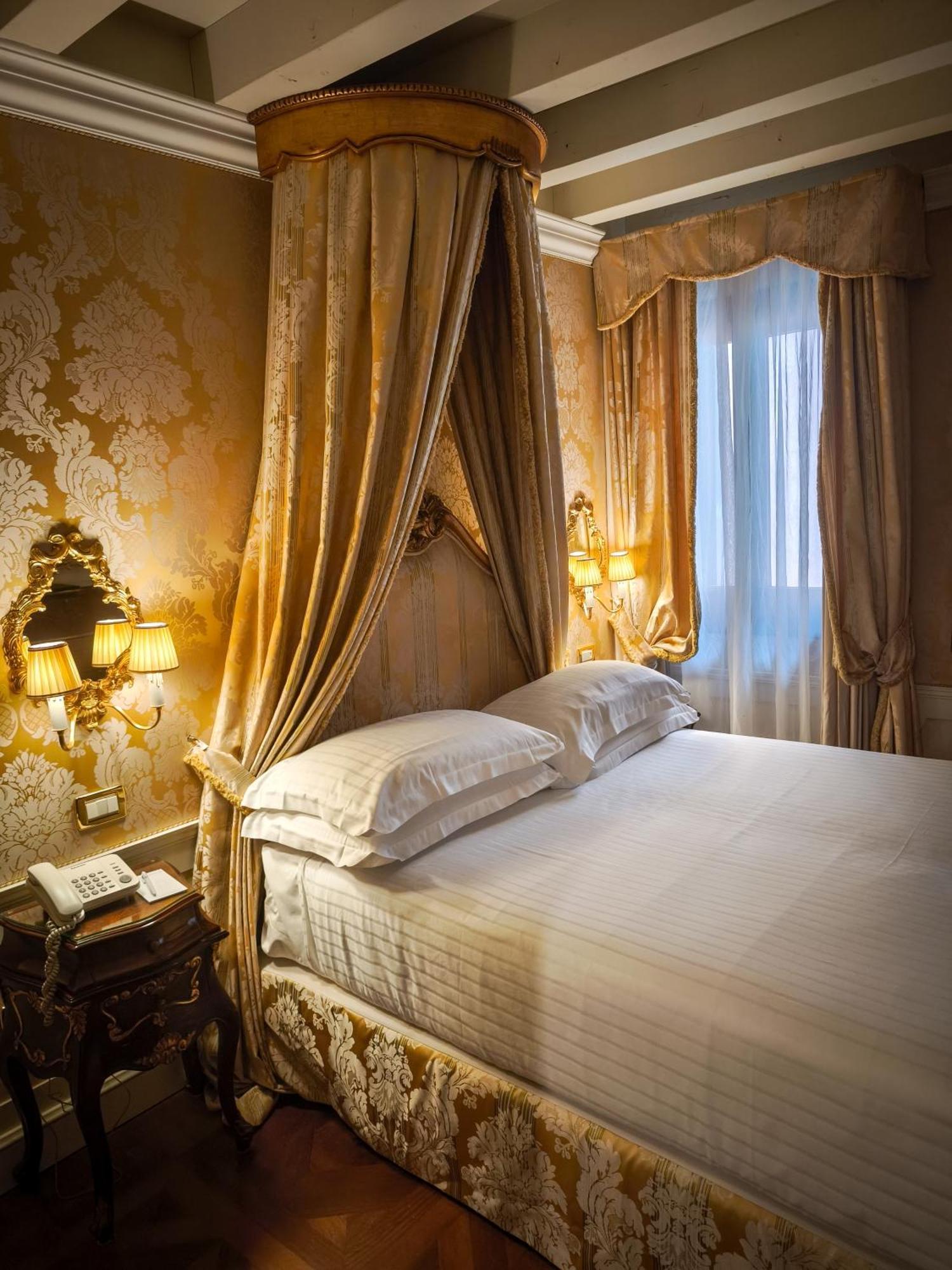 Hotel Canal Grande Venedig